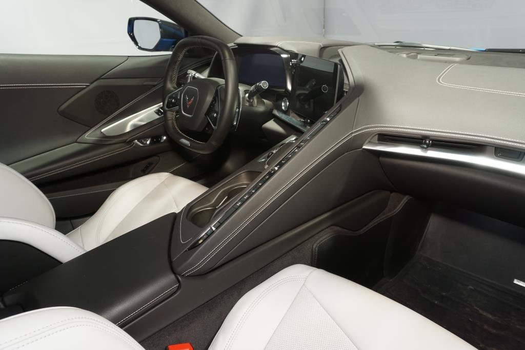 Chevrolet Corvette  2023 à Montréal, Québec - 27 - w1024h768px