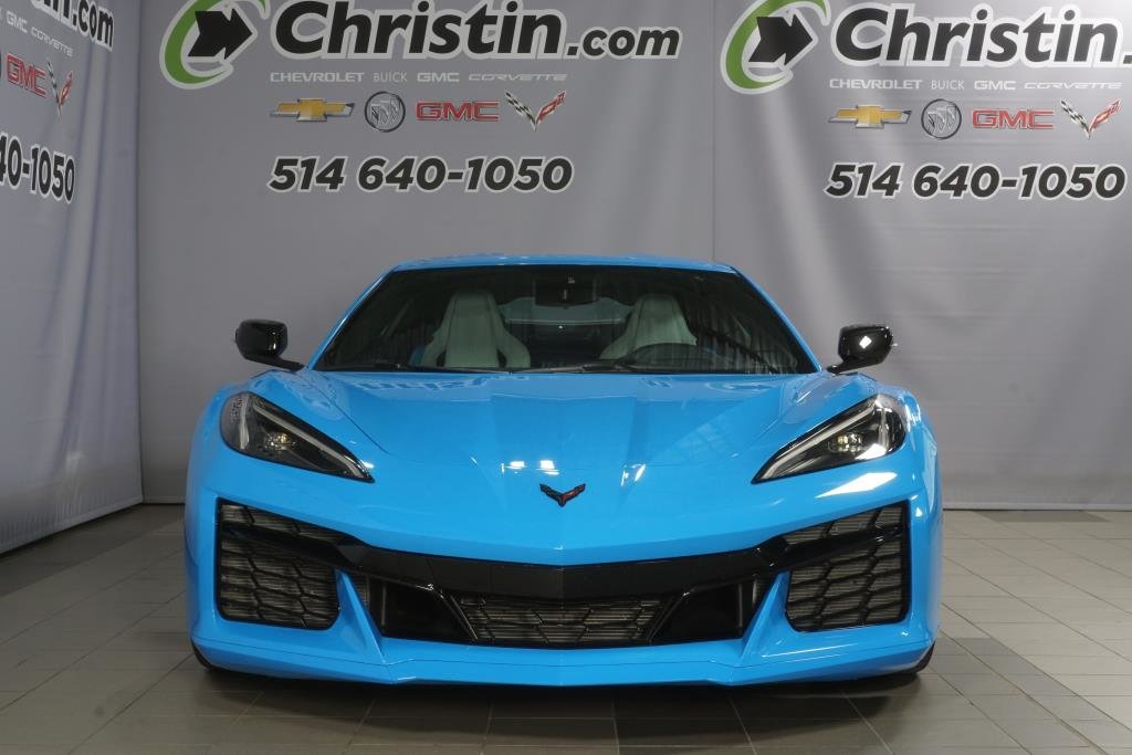 Chevrolet Corvette  2023 à Montréal, Québec - 2 - w1024h768px