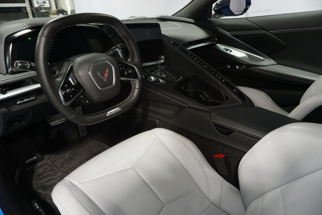 Chevrolet Corvette  2023 à Montréal, Québec - 12 - w1024h768px