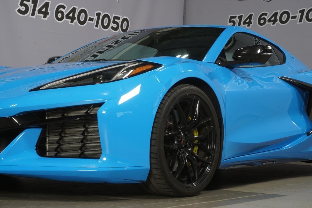 Chevrolet Corvette  2023 à Montréal, Québec - 3 - w1024h768px