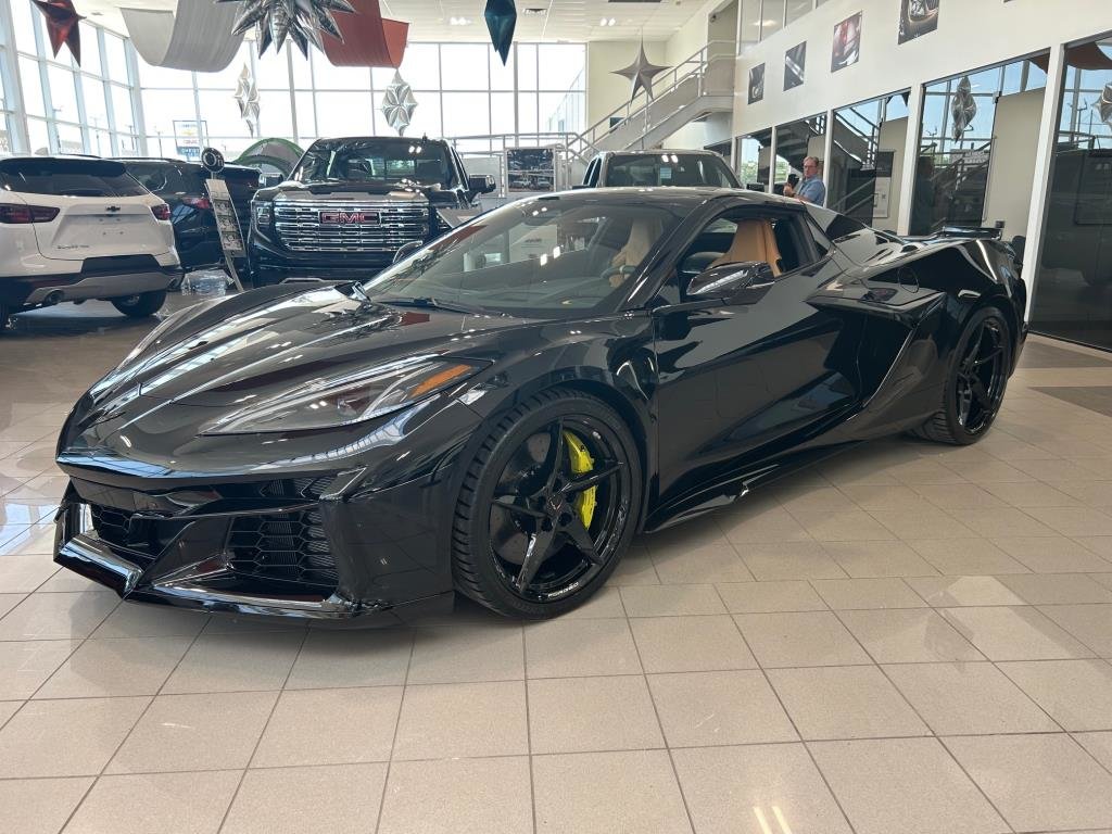 Chevrolet Corvette  2024 à Montréal, Québec - 2 - w1024h768px