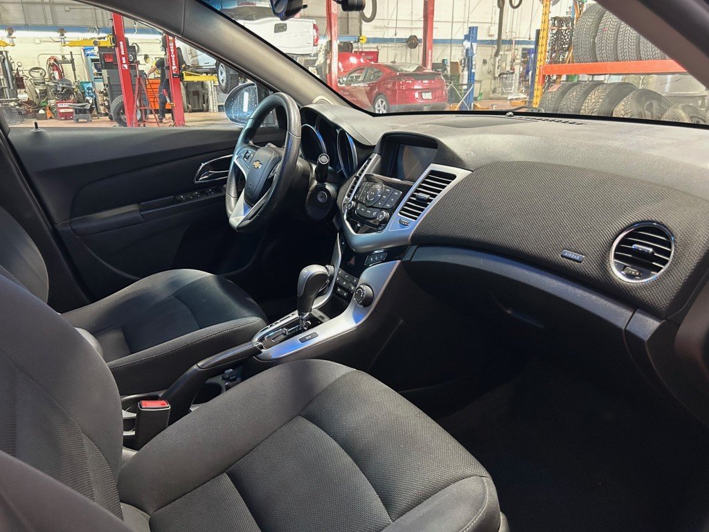 2015 Chevrolet Cruze in Montreal, Quebec - 7 - w1024h768px