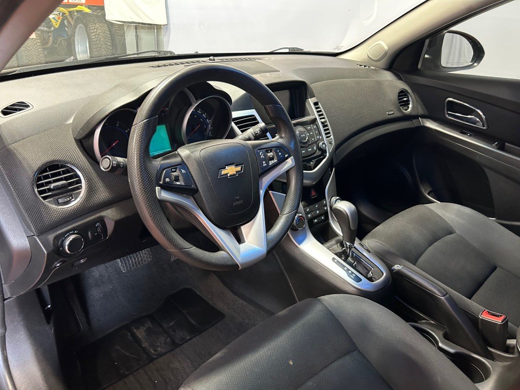 2015 Chevrolet Cruze in Montreal, Quebec - 4 - w1024h768px