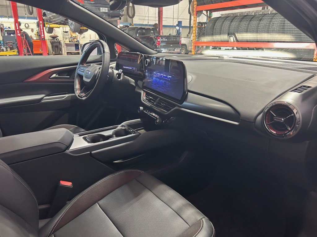 2024 Chevrolet Equinox EV in Montreal, Quebec - 17 - w1024h768px