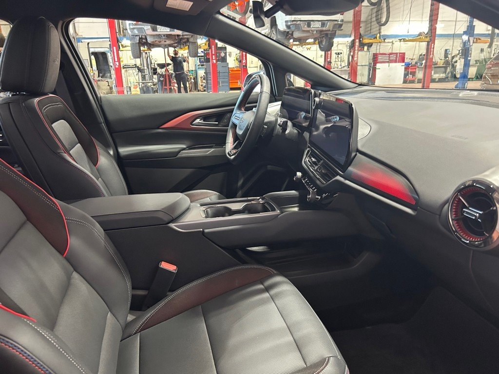 2024 Chevrolet Equinox EV in Montreal, Quebec - 17 - w1024h768px