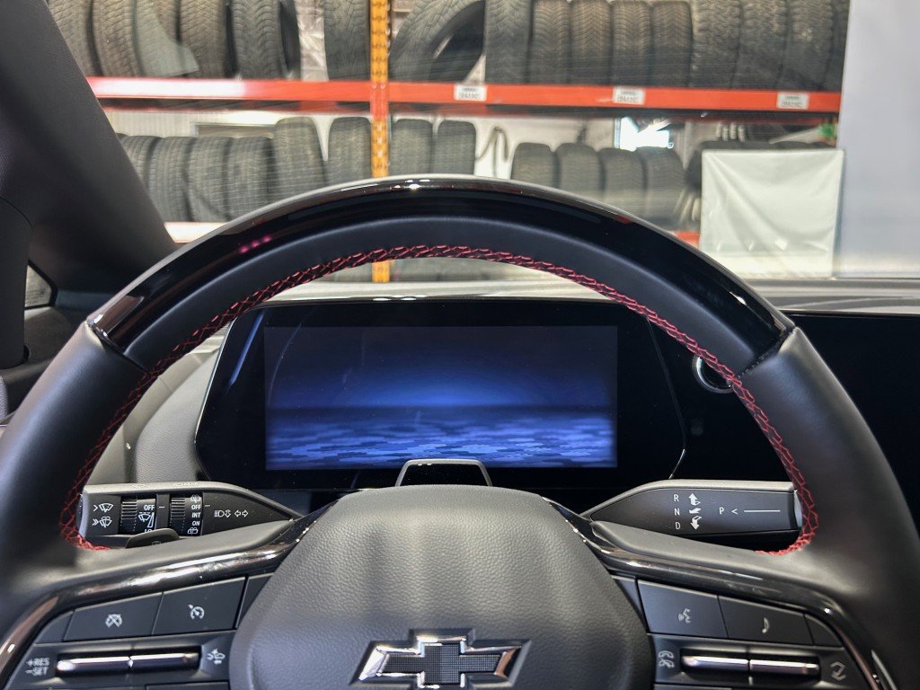 2024 Chevrolet Equinox EV in Montreal, Quebec - 13 - w1024h768px