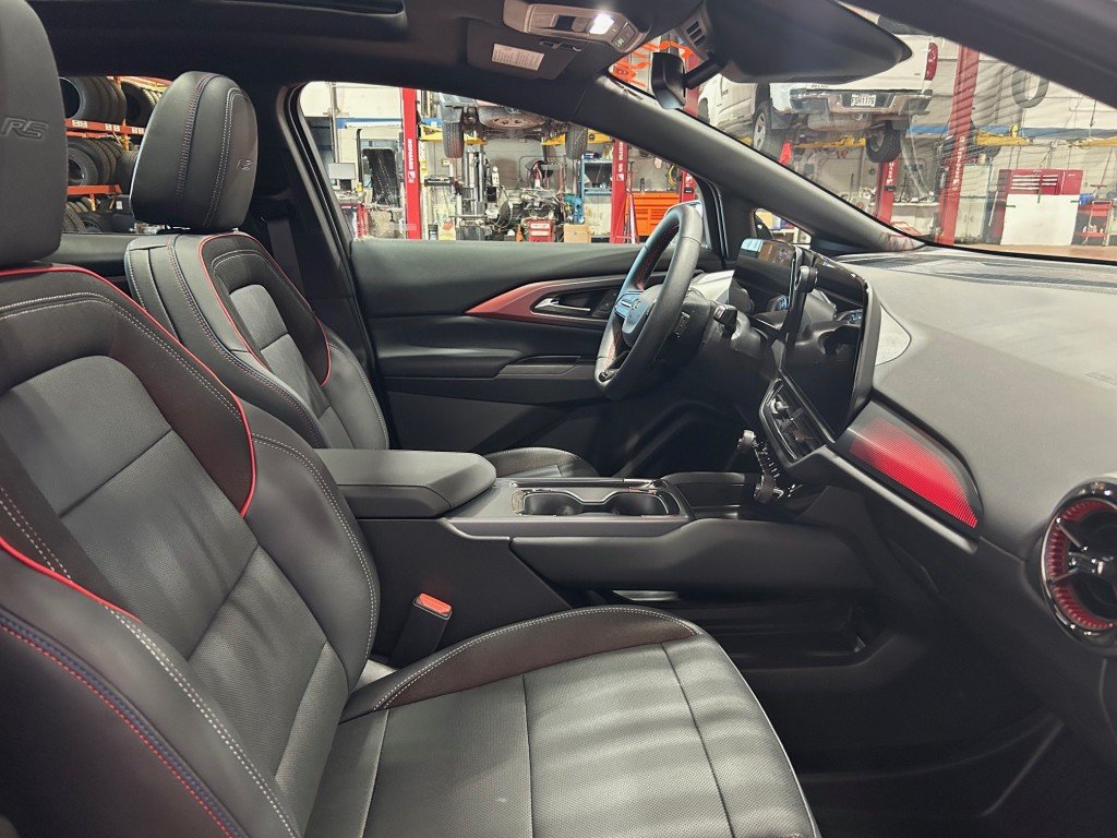 2024 Chevrolet Equinox EV in Montreal, Quebec - 9 - w1024h768px