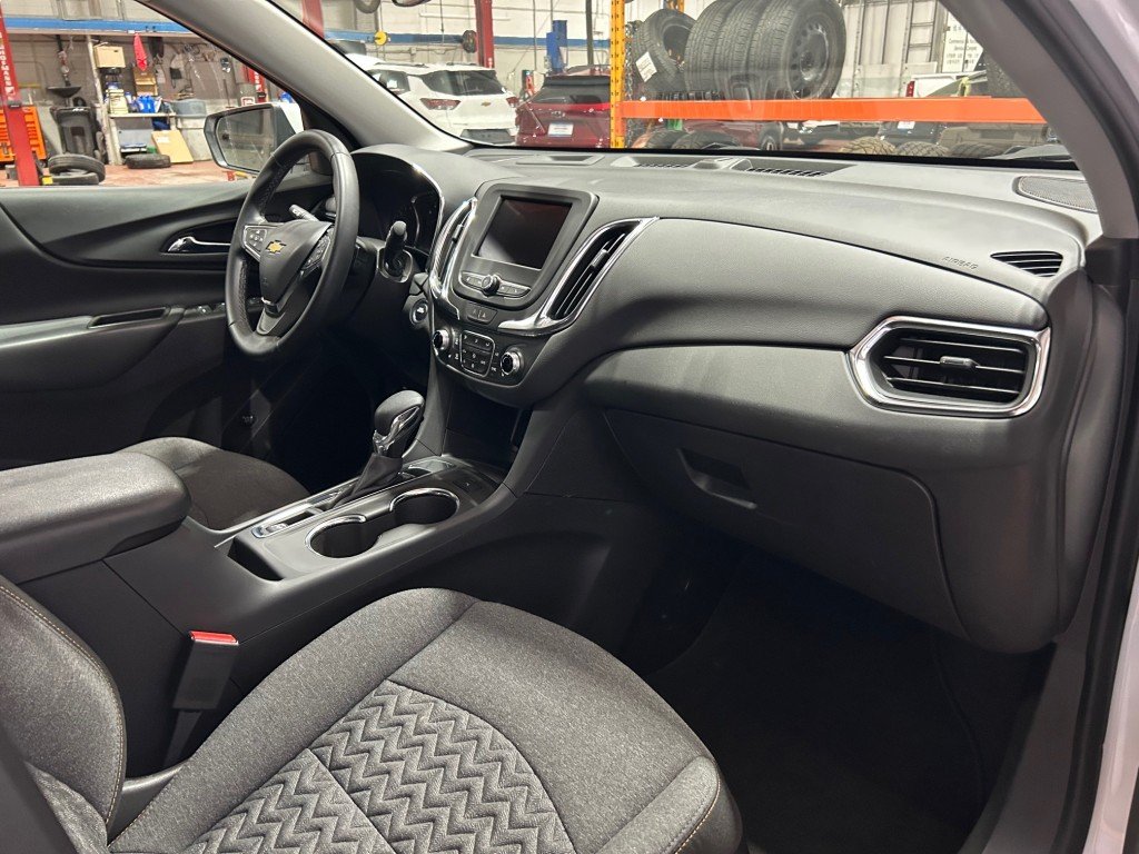 Chevrolet Equinox  2024 à Montréal, Québec - 12 - w1024h768px