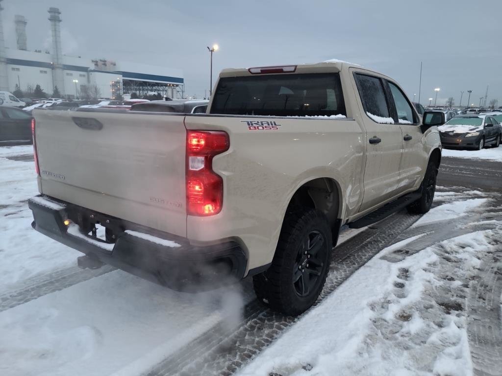 Chevrolet Silverado 1500  2022 à Montréal, Québec - 2 - w1024h768px