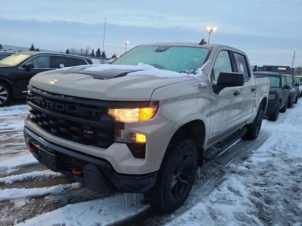 Chevrolet Silverado 1500  2022 à Montréal, Québec - 1 - w1024h768px