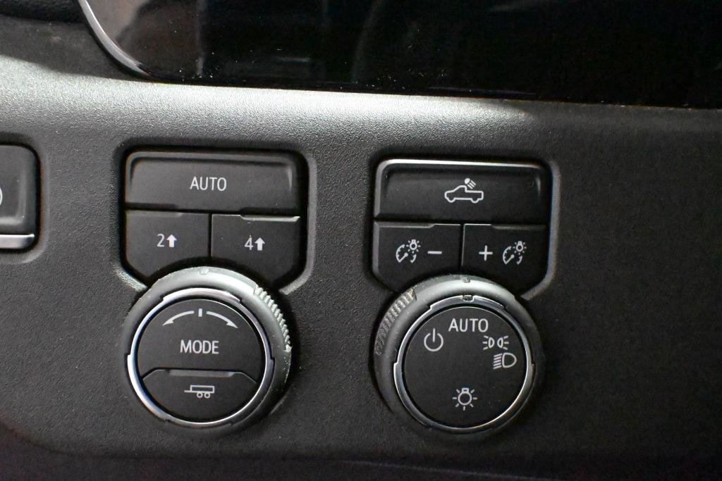 2022 Chevrolet Silverado 1500 in Montreal, Quebec - 8 - w1024h768px