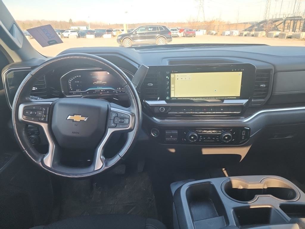 Chevrolet Silverado 1500  2022 à Montréal, Québec - 2 - w1024h768px