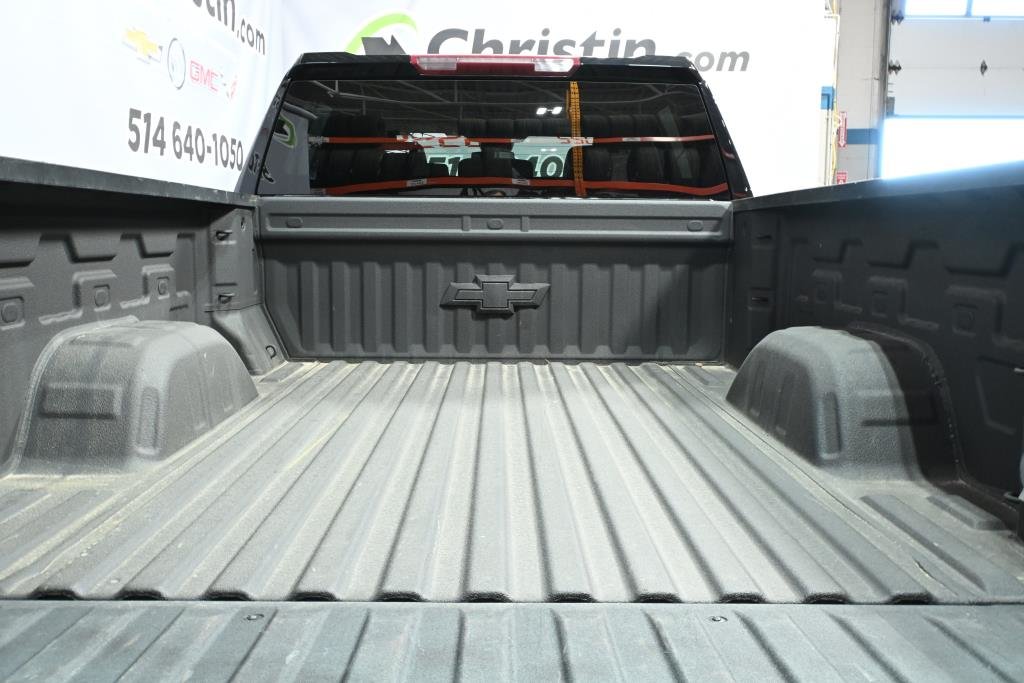 2022 Chevrolet Silverado 1500 in Montreal, Quebec - 4 - w1024h768px