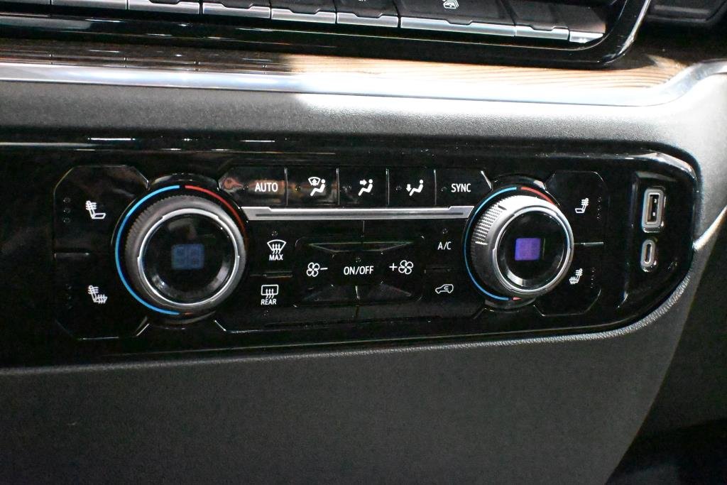 2022 Chevrolet Silverado 1500 in Montreal, Quebec - 14 - w1024h768px