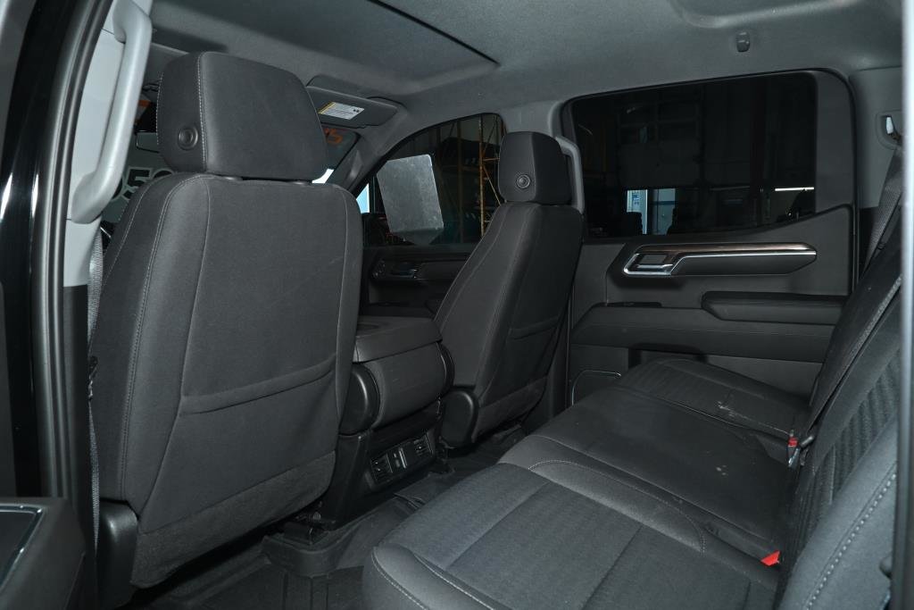 2022 Chevrolet Silverado 1500 in Montreal, Quebec - 8 - w1024h768px