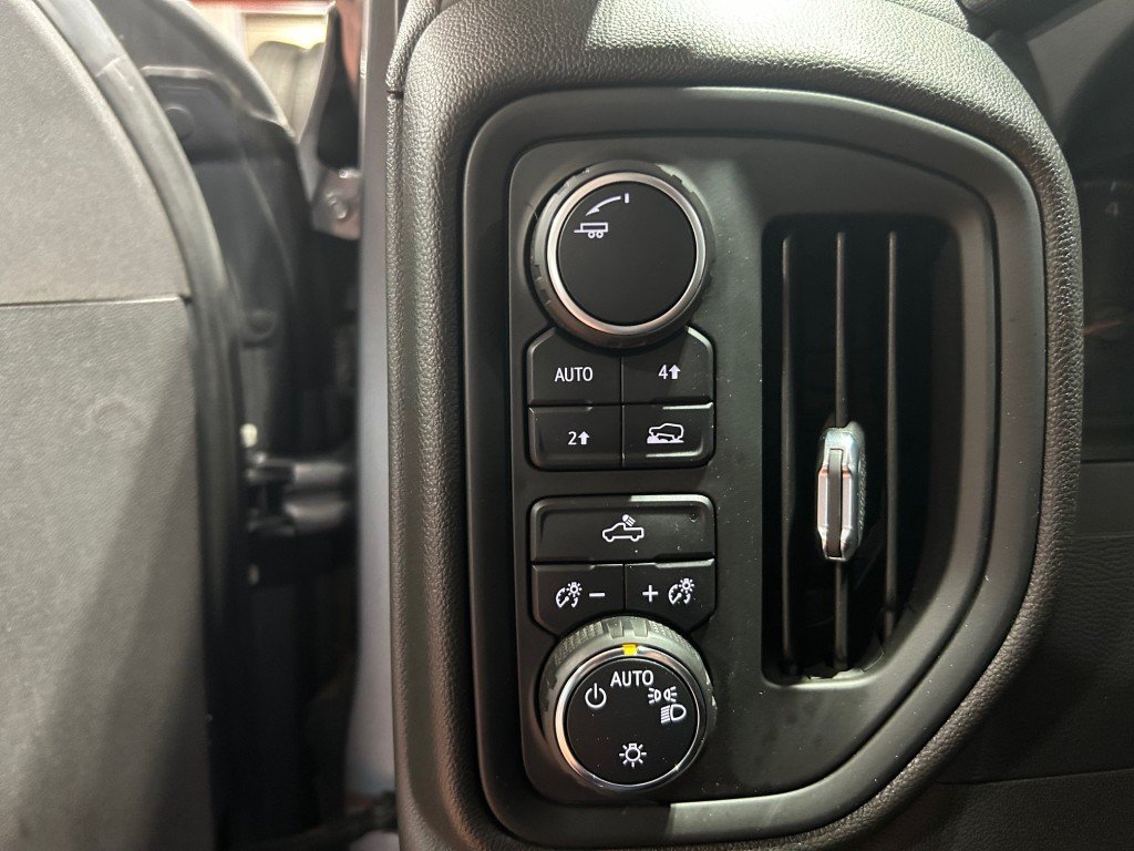 2022 Chevrolet Silverado 1500 in Montreal, Quebec - 7 - w1024h768px