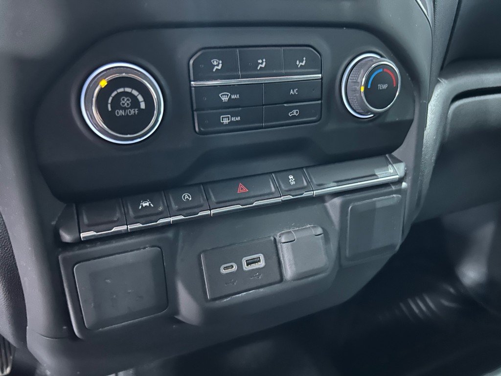 2023 Chevrolet Silverado 1500 in Montreal, Quebec - 7 - w1024h768px