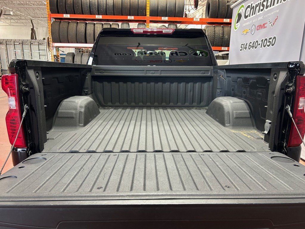 2023 Chevrolet Silverado 1500 in Montreal, Quebec - 7 - w1024h768px