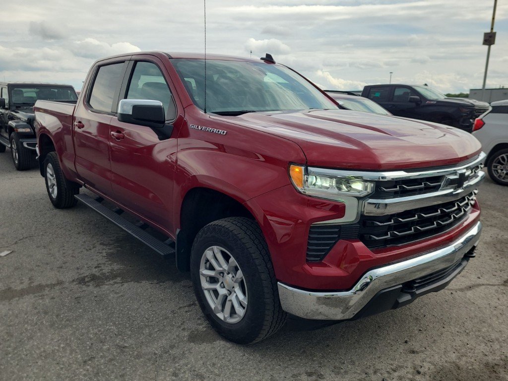 Chevrolet Silverado 1500  2023 à Montréal, Québec - 2 - w1024h768px