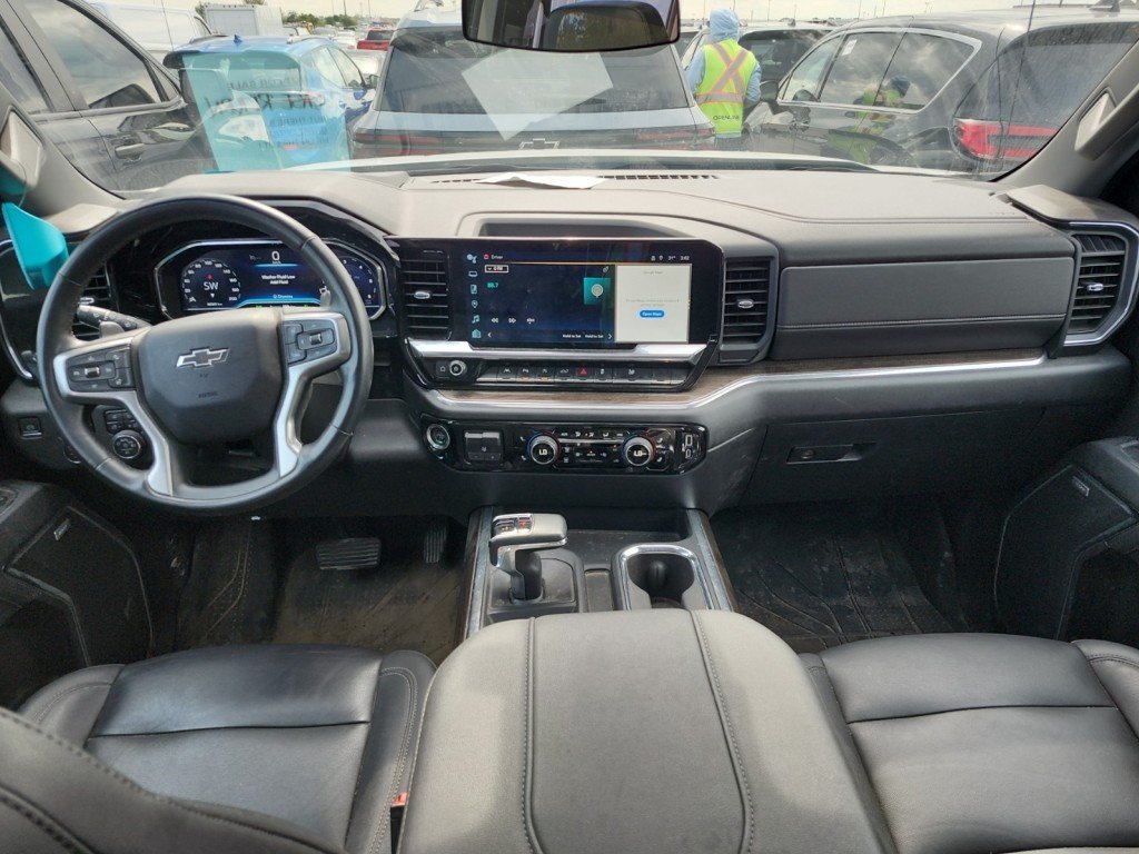 2023 Chevrolet Silverado 1500 in Montreal, Quebec - 4 - w1024h768px