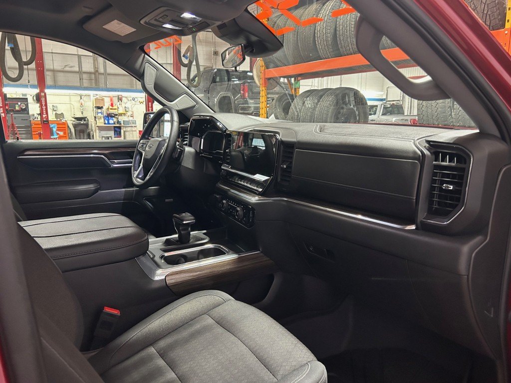 Chevrolet Silverado 1500  2023 à Montréal, Québec - 12 - w1024h768px