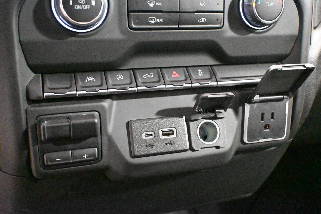 2024 Chevrolet Silverado 1500 in Montreal, Quebec - 11 - w1024h768px