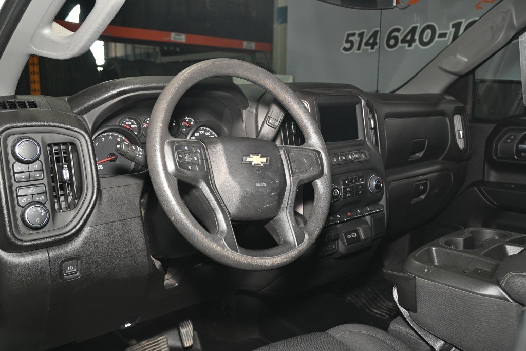 Chevrolet Silverado 1500  2024 à Montréal, Québec - 3 - w1024h768px