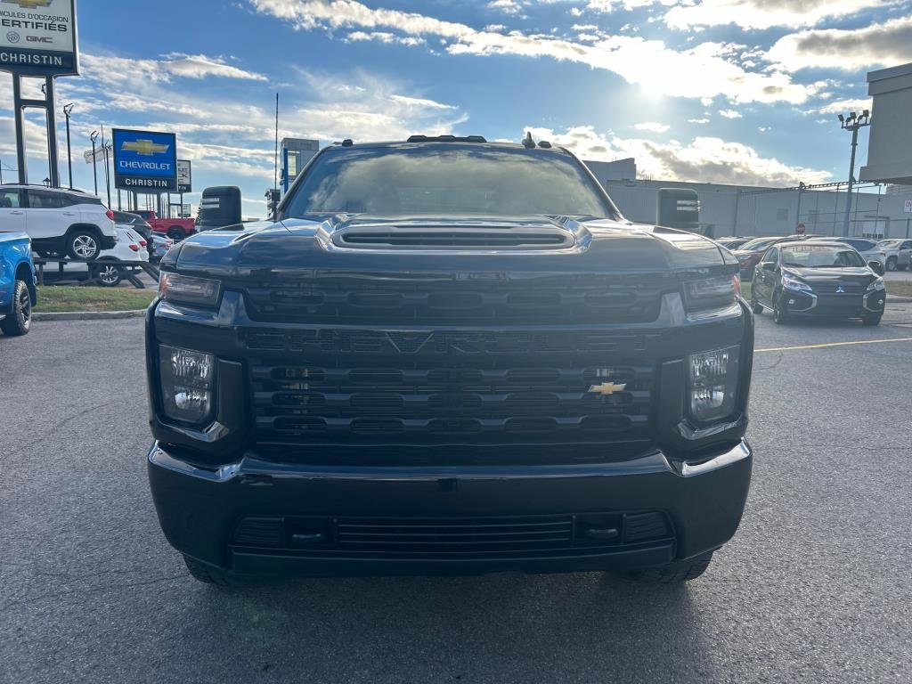 Chevrolet Silverado 2500  2022 à Montréal, Québec - 2 - w1024h768px