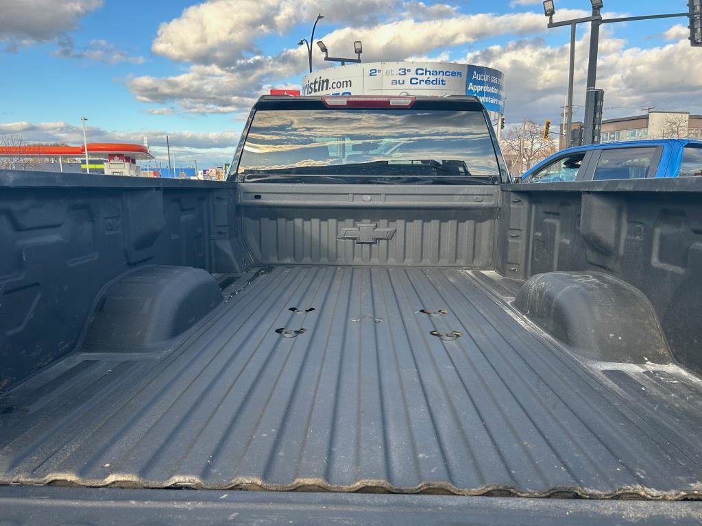 Chevrolet Silverado 2500  2022 à Montréal, Québec - 7 - w1024h768px