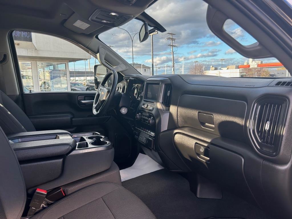 Chevrolet Silverado 2500  2022 à Montréal, Québec - 17 - w1024h768px