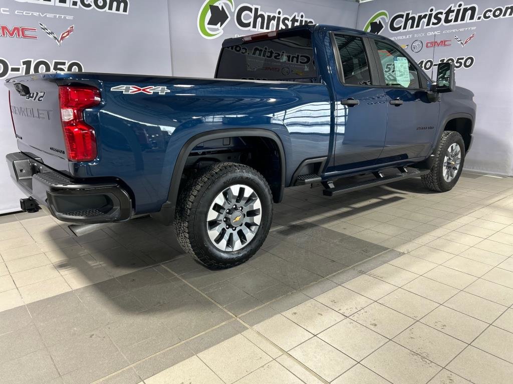 Chevrolet Silverado 2500  2023 à Montréal, Québec - 14 - w1024h768px