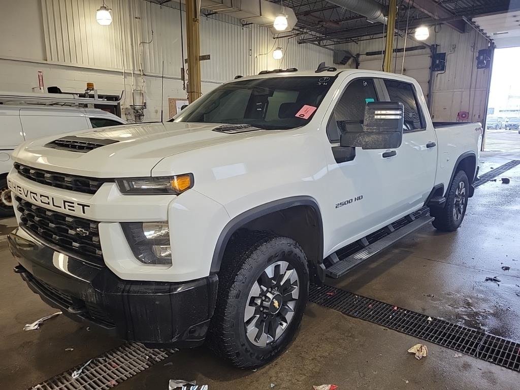 2023 Chevrolet Silverado 2500 in Montreal, Quebec - 1 - w1024h768px