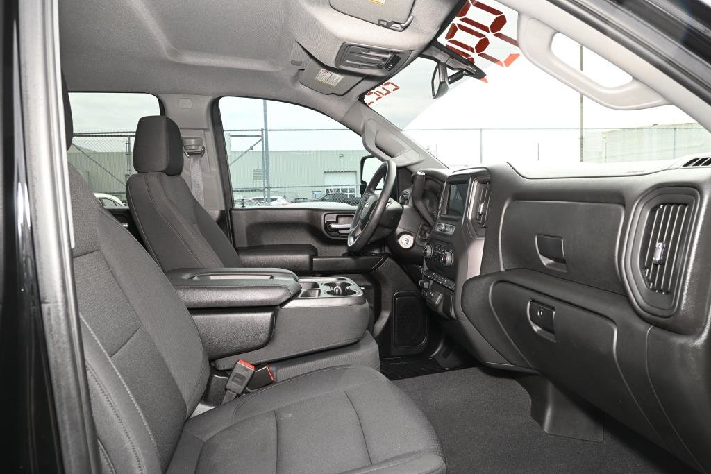 2023 Chevrolet Silverado 2500 in Montreal, Quebec - 18 - w1024h768px