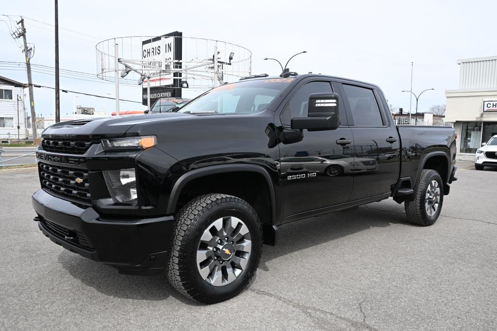 2023 Chevrolet Silverado 2500 in Montreal, Quebec - 1 - w1024h768px