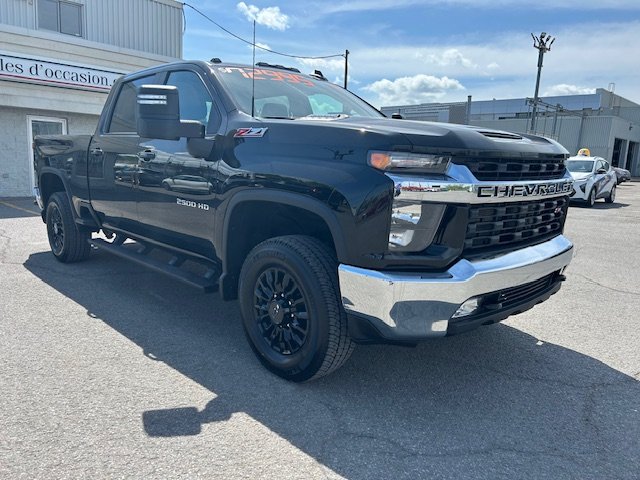 Chevrolet Silverado 2500  2023 à Montréal, Québec - 3 - w1024h768px