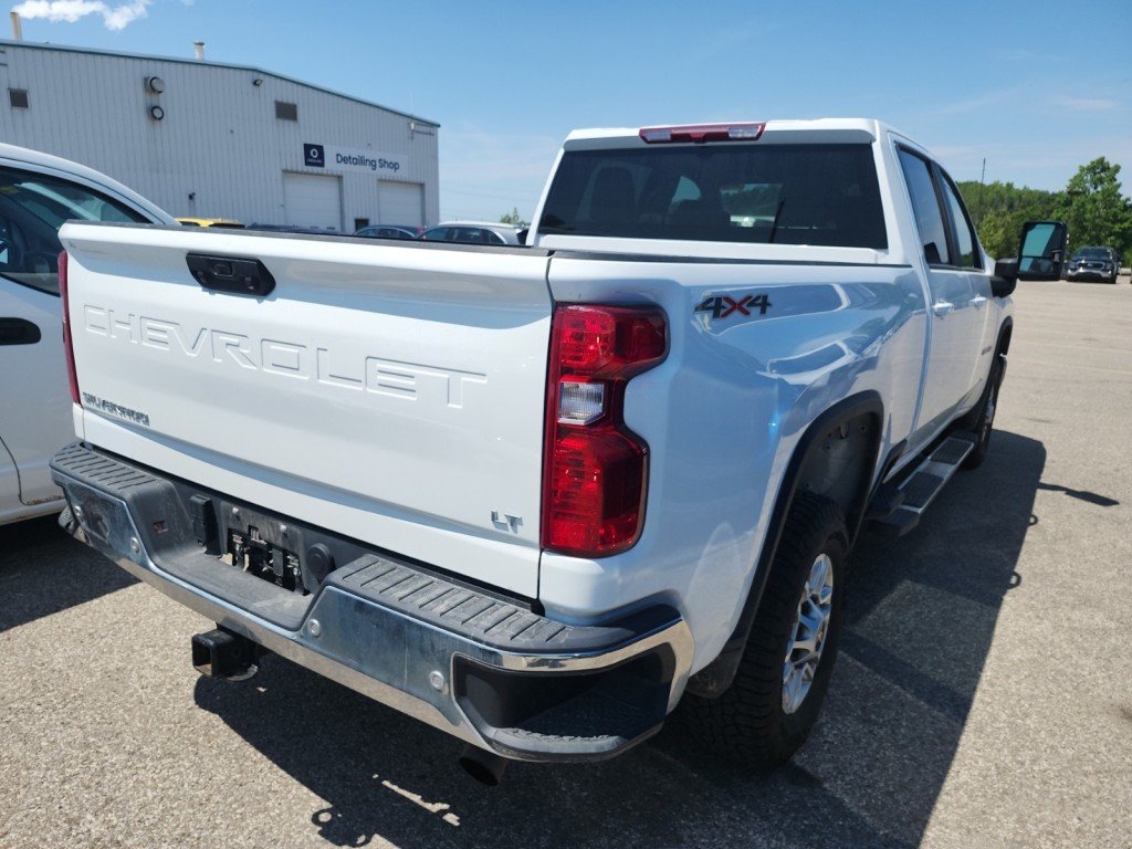 2024 Chevrolet Silverado 2500 in Montreal, Quebec - 2 - w1024h768px
