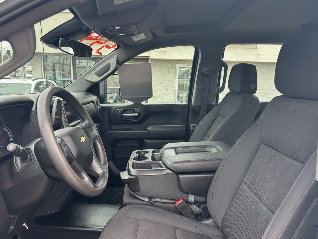 Chevrolet Silverado 2500  2024 à Montréal, Québec - 9 - w1024h768px