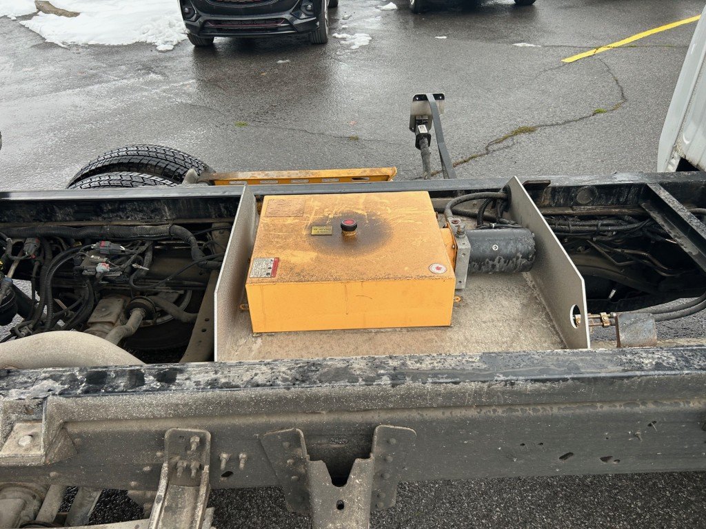 Chevrolet Silverado 3500  2024 à Montréal, Québec - 4 - w1024h768px