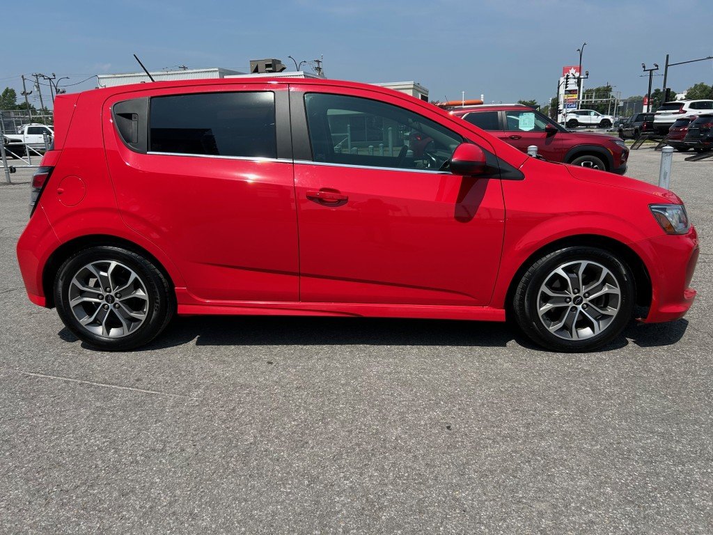 Chevrolet Sonic  2018 à Montréal, Québec - 4 - w1024h768px