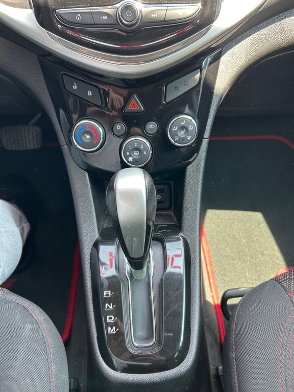 Chevrolet Sonic  2018 à Montréal, Québec - 9 - w1024h768px