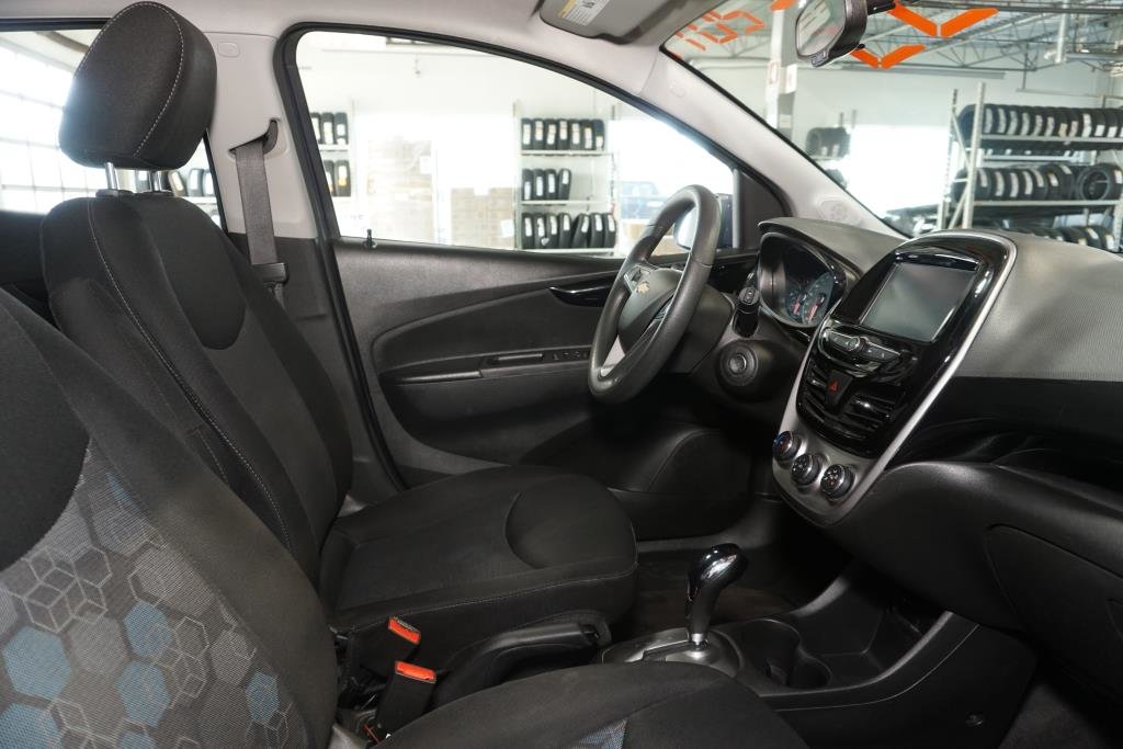 Chevrolet Spark  2017 à Montréal, Québec - 16 - w1024h768px