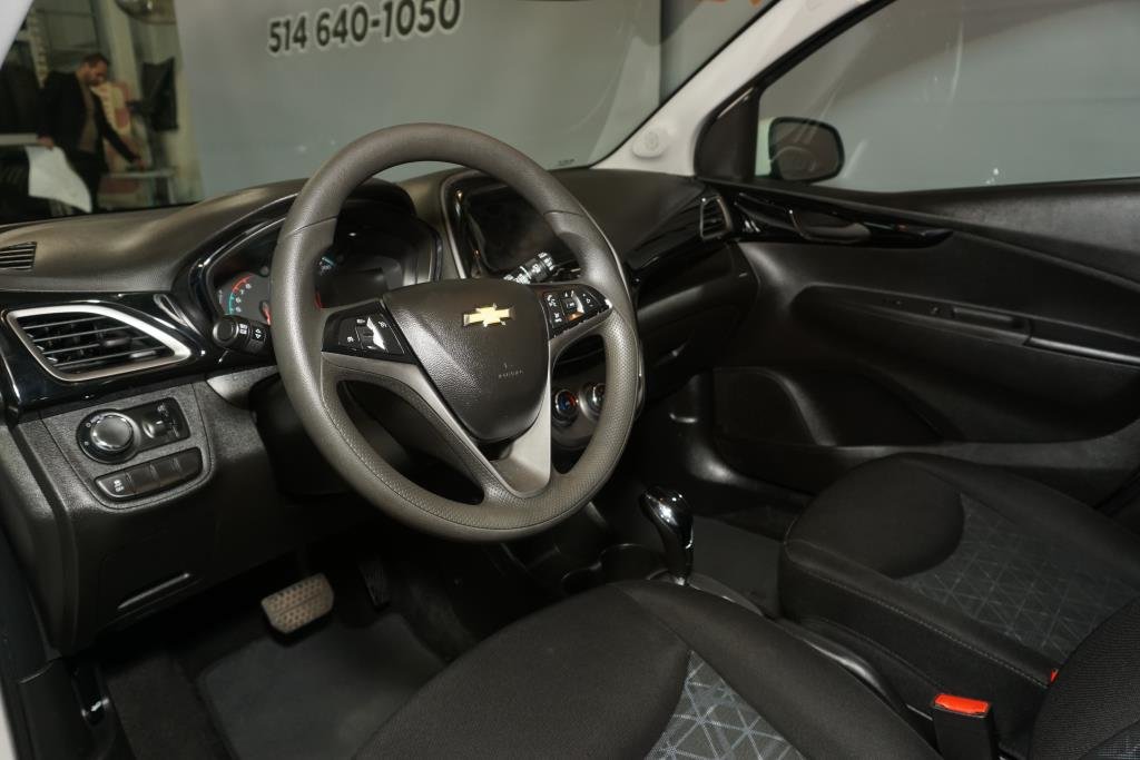Chevrolet Spark  2019 à Montréal, Québec - 3 - w1024h768px