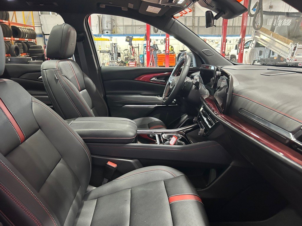 2025 Chevrolet Traverse in Montreal, Quebec - 18 - w1024h768px