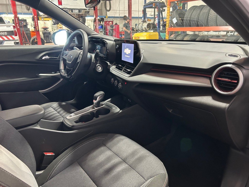 2025 Chevrolet TRAX in Montreal, Quebec - 14 - w1024h768px