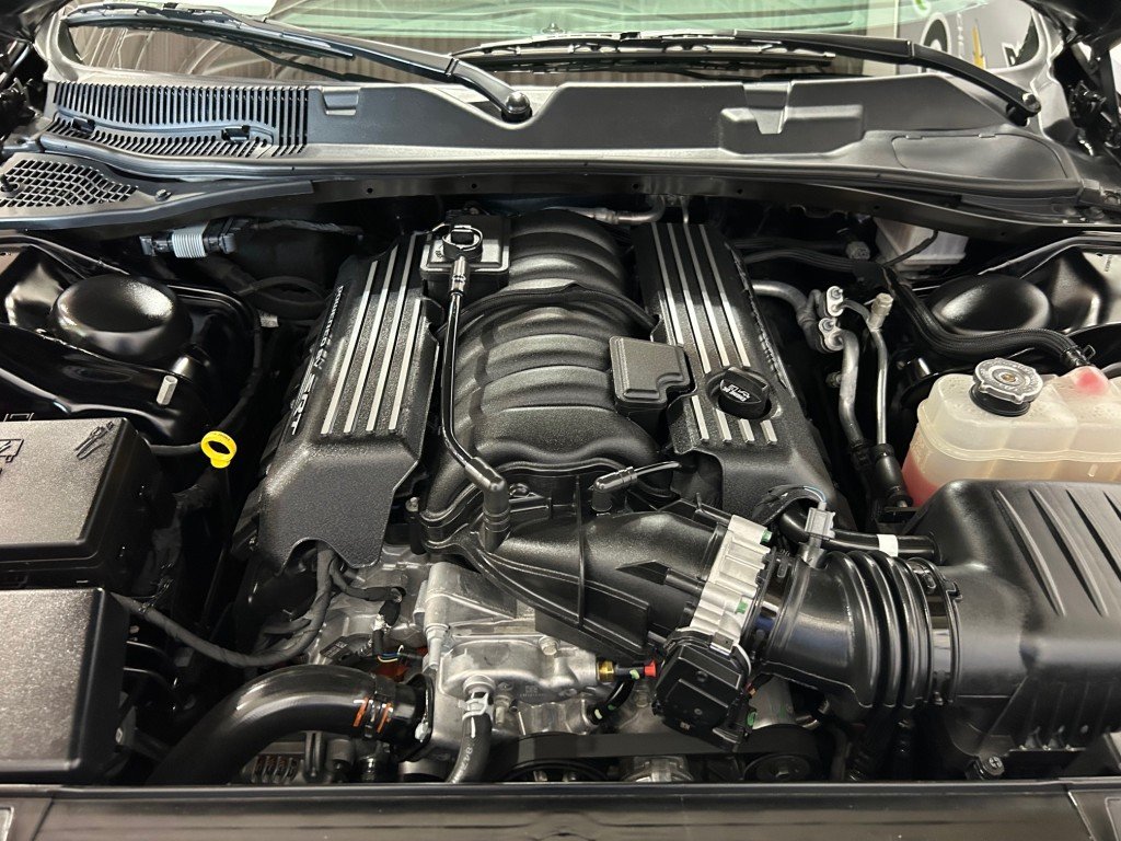 2023 Dodge Challenger in Montreal, Quebec - 19 - w1024h768px