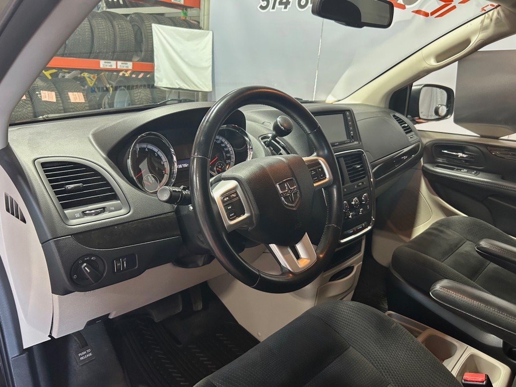 2017 Dodge Grand Caravan in Montreal, Quebec - 7 - w1024h768px