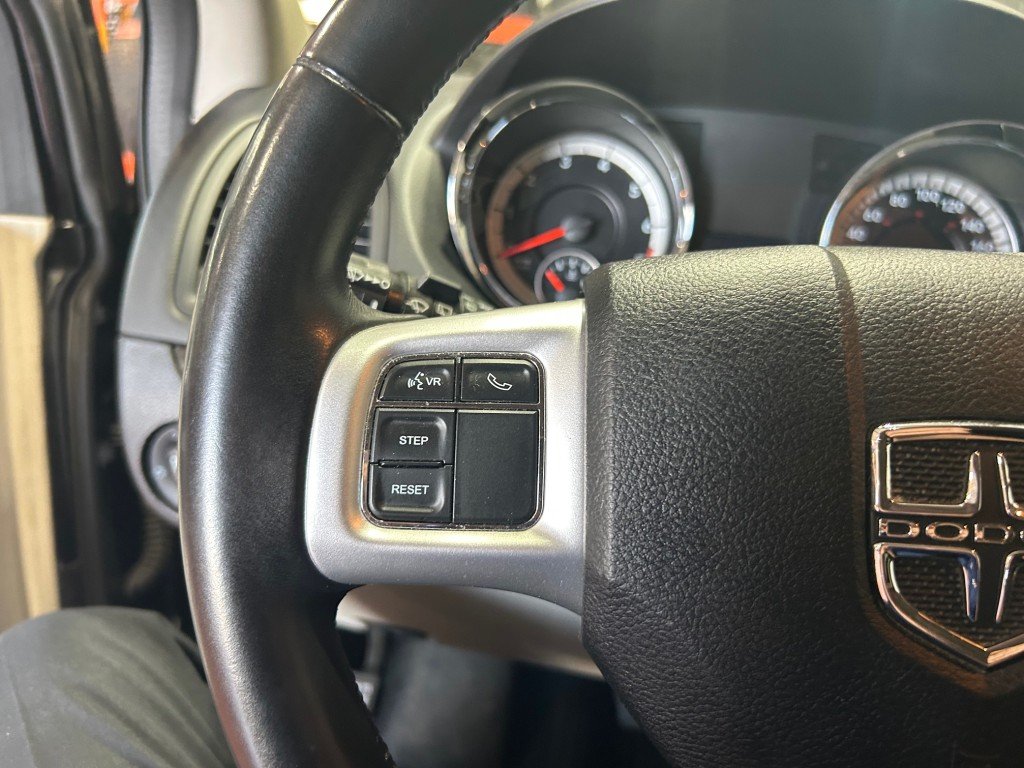 2017 Dodge Grand Caravan in Montreal, Quebec - 12 - w1024h768px