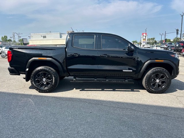 2023 GMC Canyon in Montreal, Quebec - 5 - w1024h768px