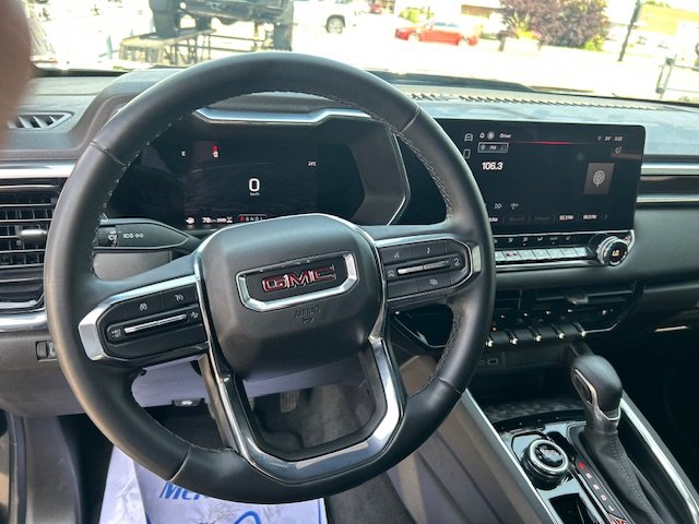 2023 GMC Canyon in Montreal, Quebec - 10 - w1024h768px
