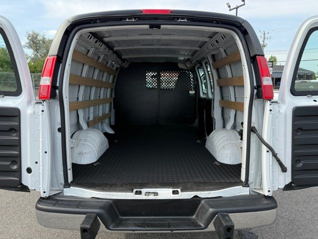 2023 GMC SAVANA in Montreal, Quebec - 8 - w1024h768px